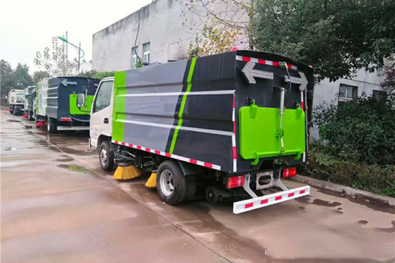 凱馬小型掃路車(chē) 凱馬小型掃路車(chē)