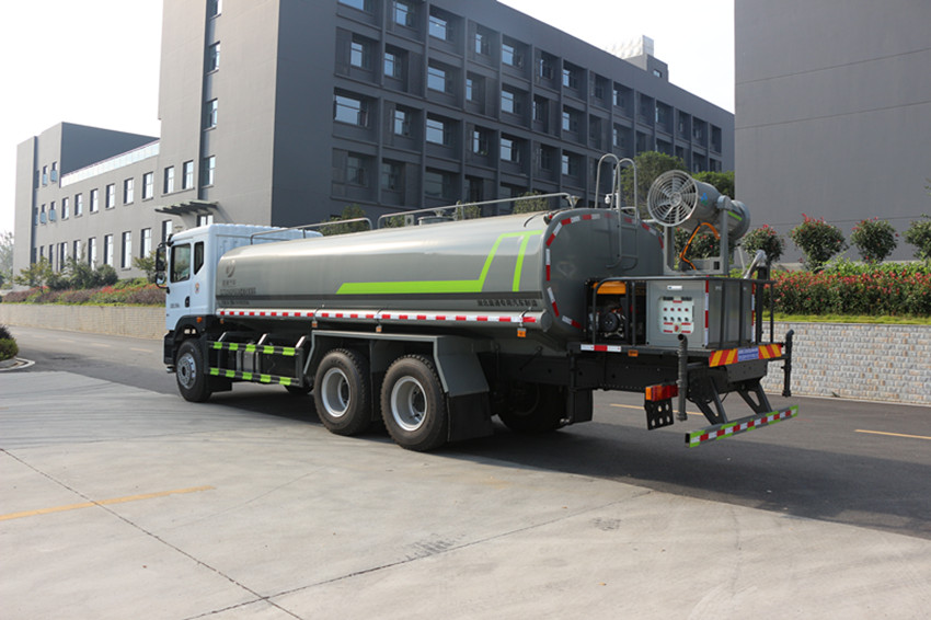 公路灑水車(chē) 公路灑水車(chē)