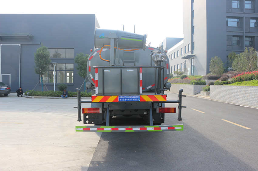 公路灑水車(chē) 公路灑水車(chē)