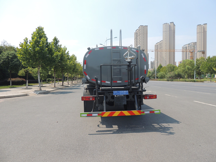 12方灑水車(chē) 12方灑水車(chē)