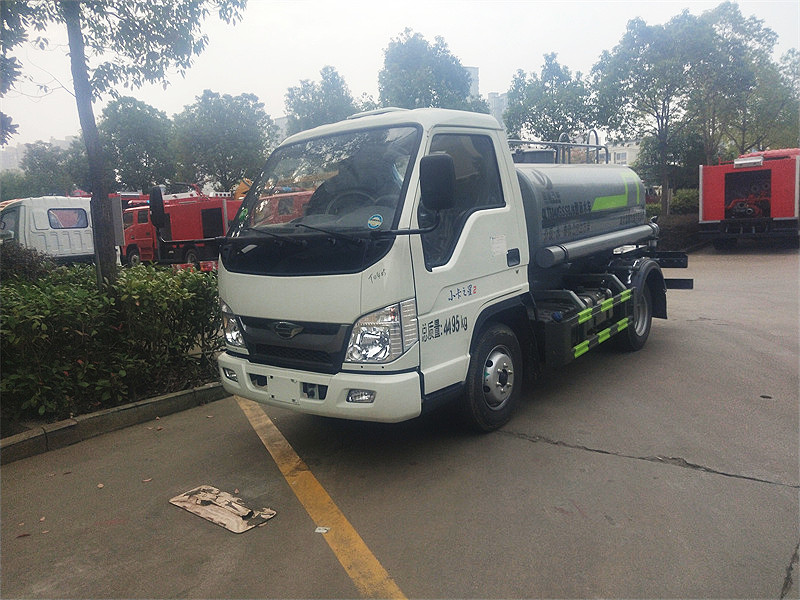 小型灑水車(chē) 小型灑水車(chē)