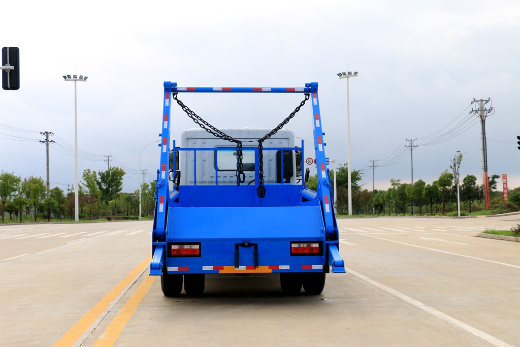 東風(fēng)D9擺臂式垃圾車(chē)